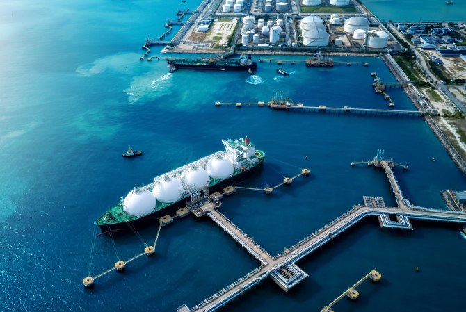 LNG production at the export terminal